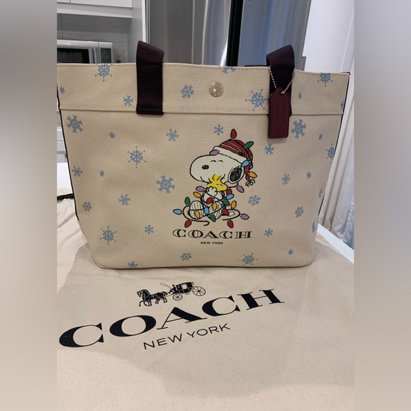 SOLD 🔥 New with Tags Coach x Peanuts Snoppy Tote Purse 🔥 - Picture 12 of 12